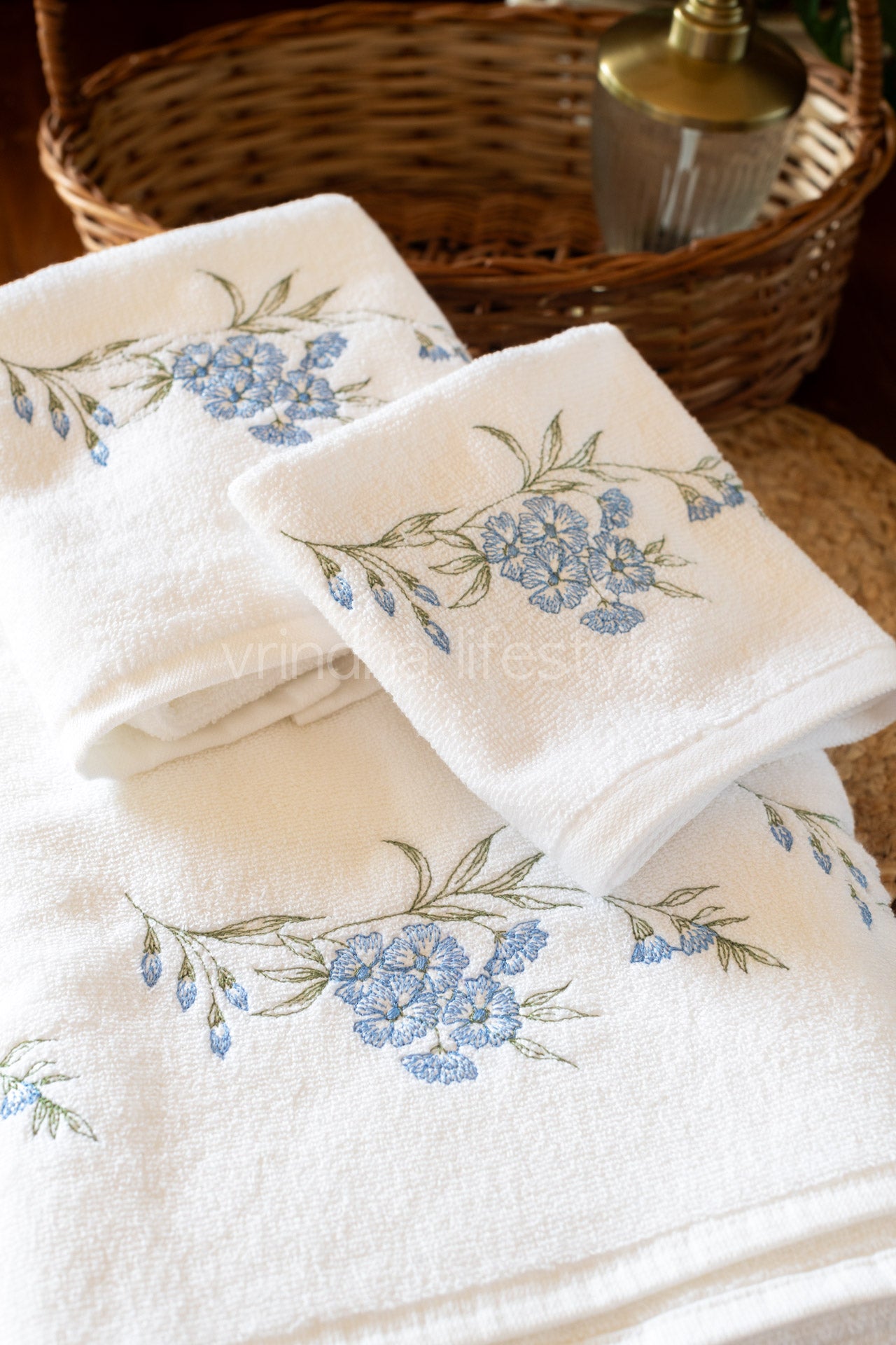 Embroidered towel set-Set of one bath towel, hand towel and face towel -Set of 3