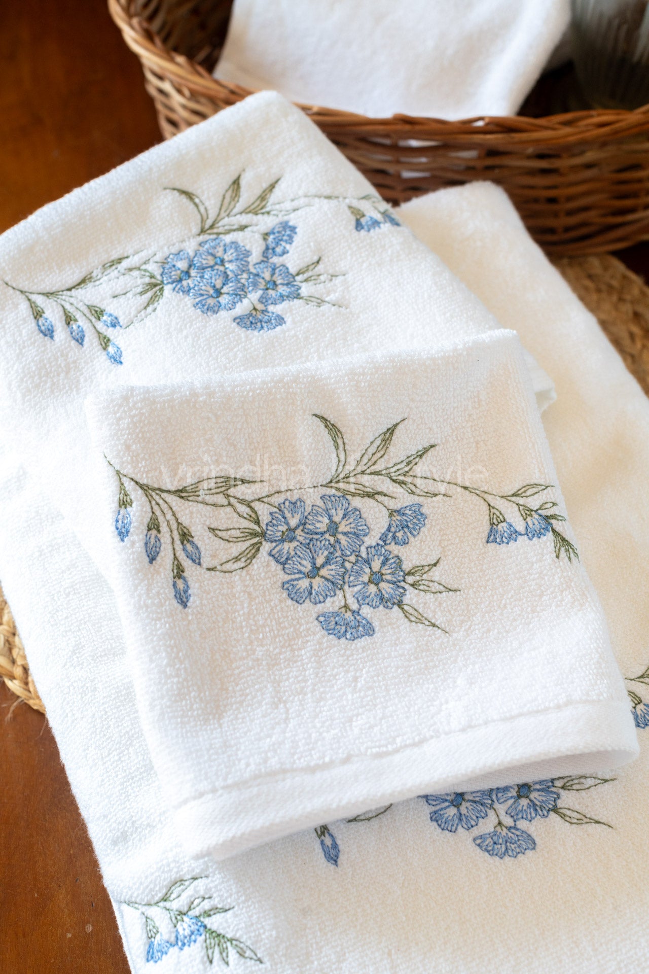 Embroidered towel set-Set of one bath towel, hand towel and face towel -Set of 3