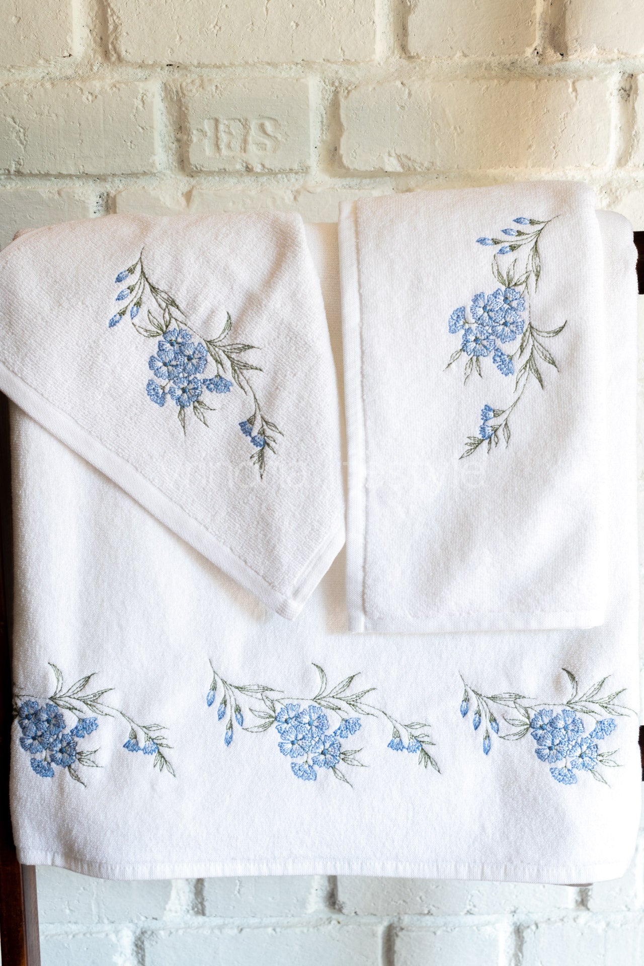 Embroidered towel set-Set of one bath towel, hand towel and face towel -Set of 3