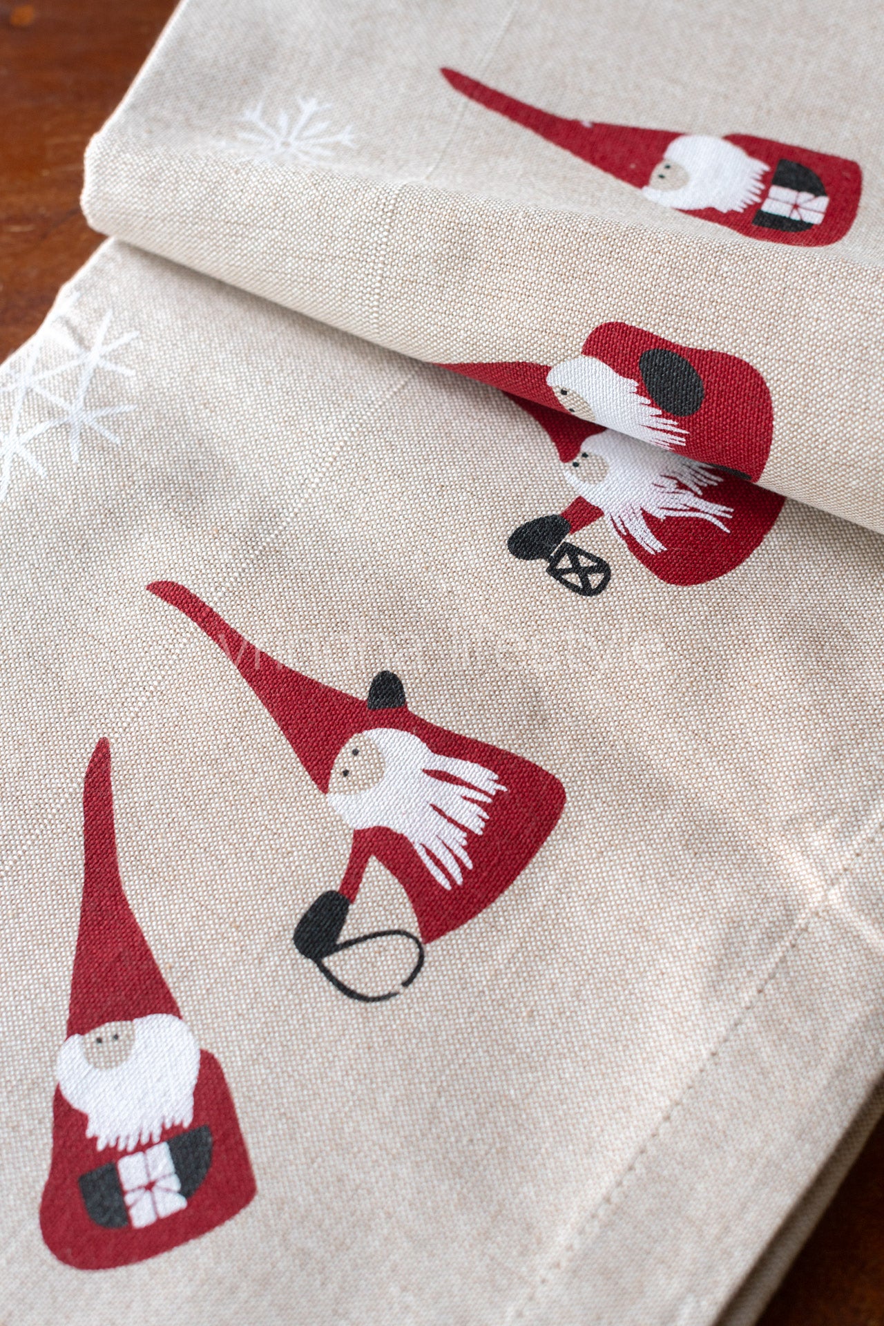 Printed table cloth -coffee table