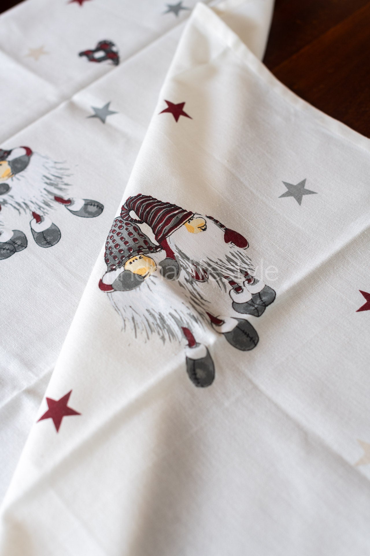 Printed table cloth -coffee table