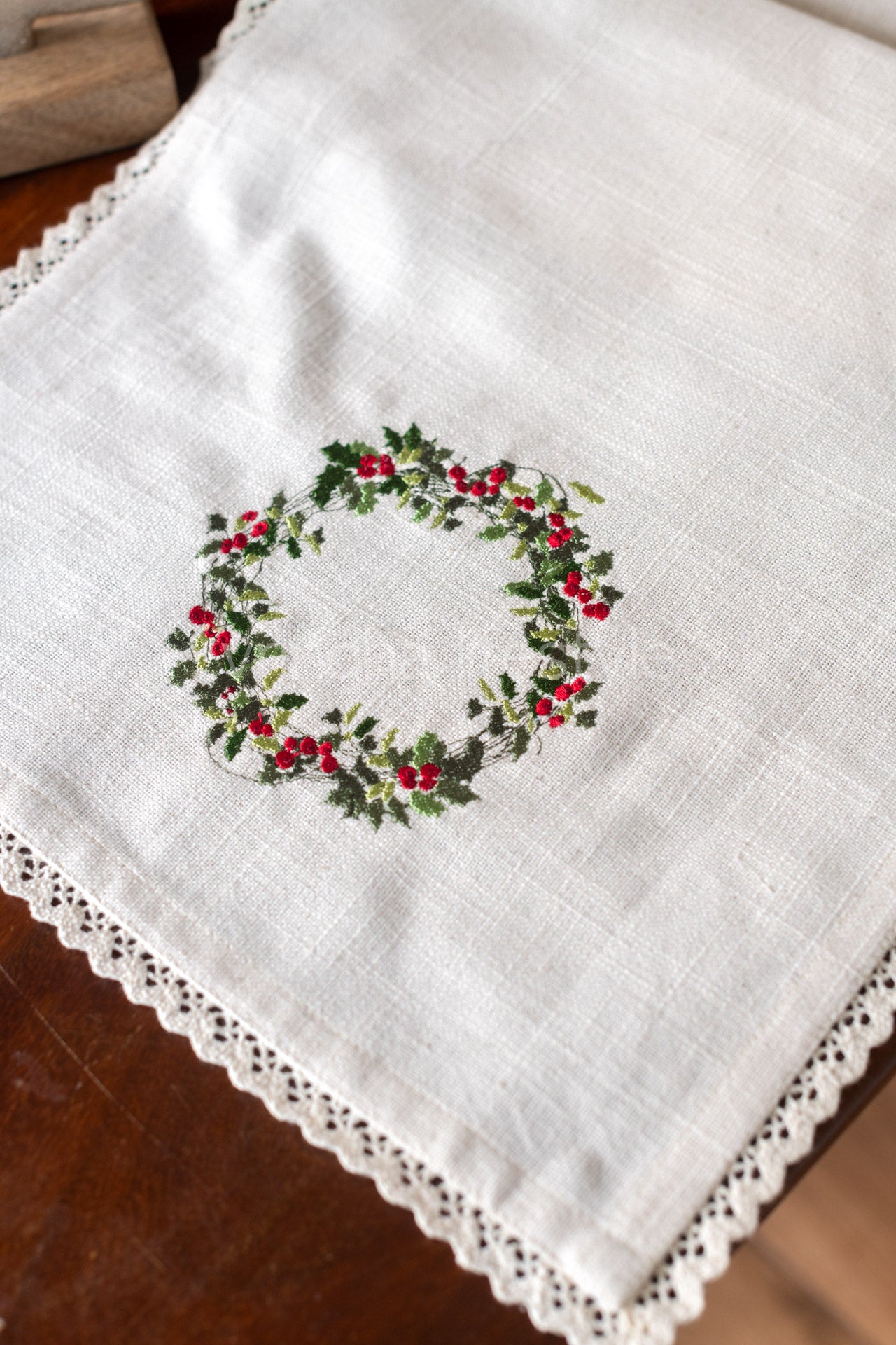 Cotton runner with embroidery and lace detaililng - 13x60 inches