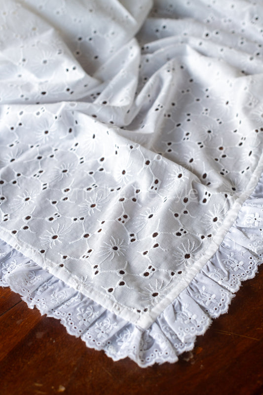 COTTON HAKOBA TABLE CLOTH with lace detailling-coffee table