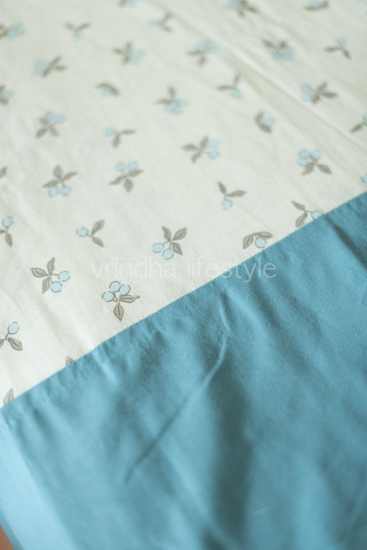 COTTON PRINTED BED SHEET WITH PLAIN BORDER-King size