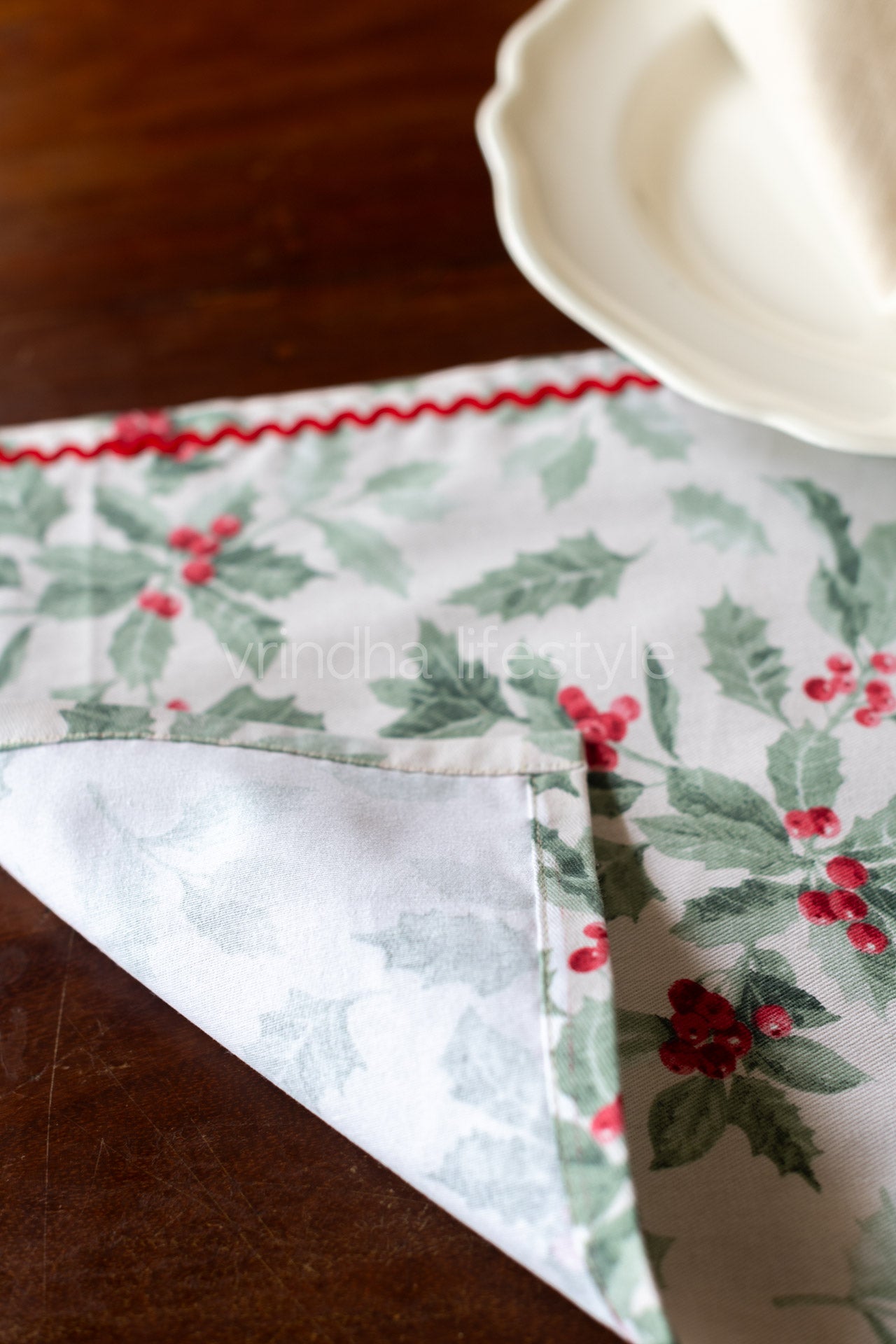 PRINTED PLACEMATS with lace detailing -Set of 6 placemats