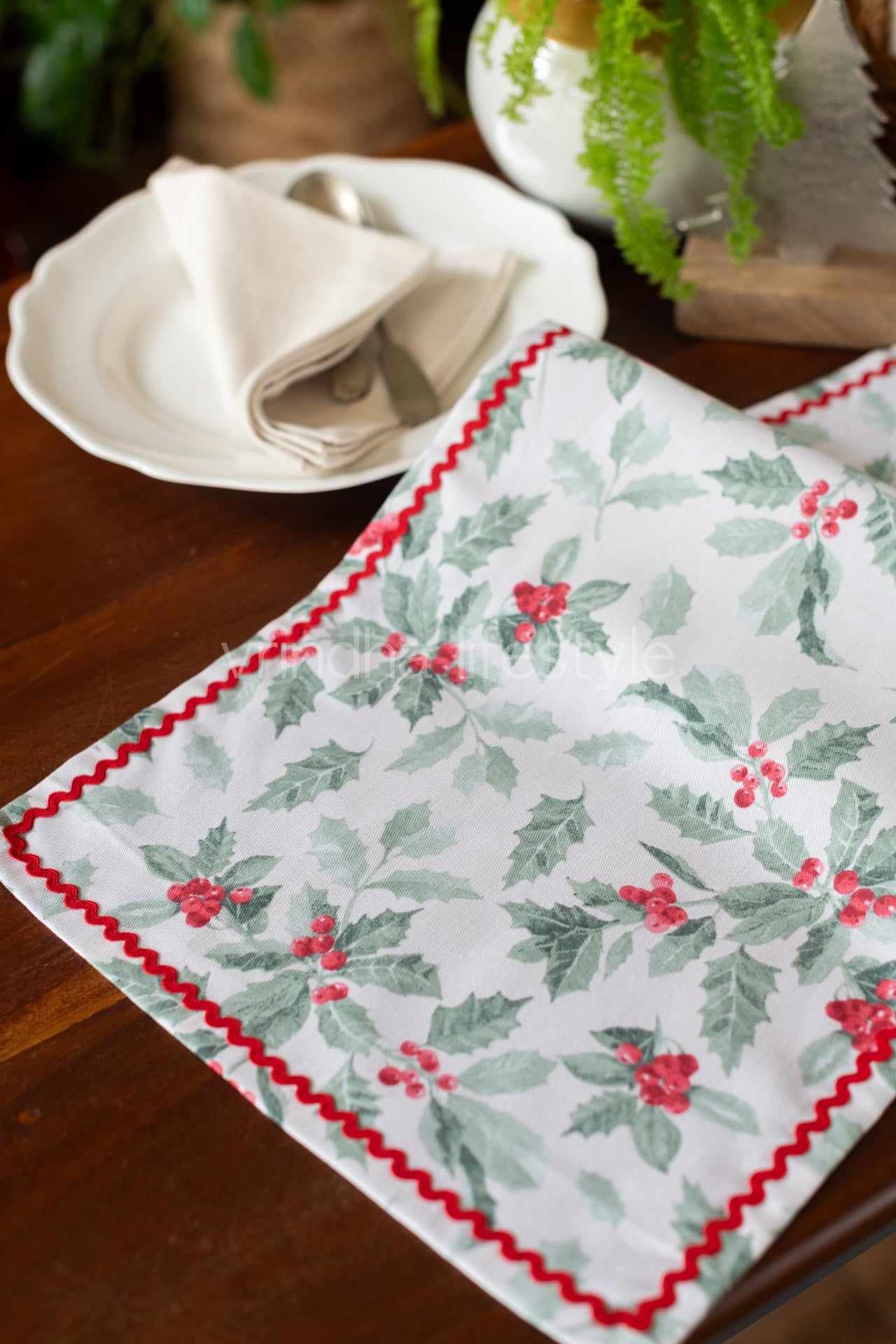Printed cotton table runner with lace detailing-12x60 - inches