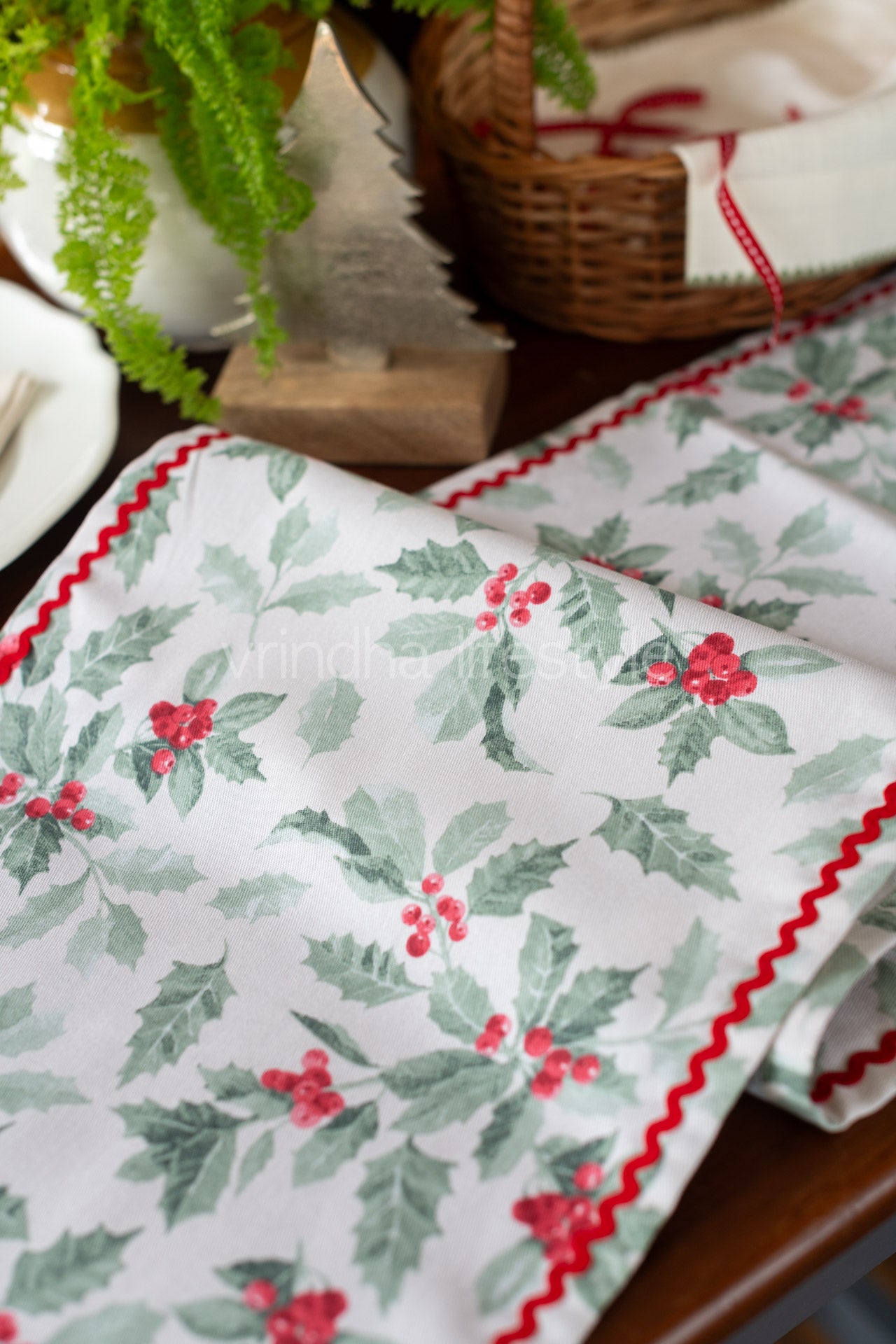 Printed cotton table runner with lace detailing-12x60 - inches