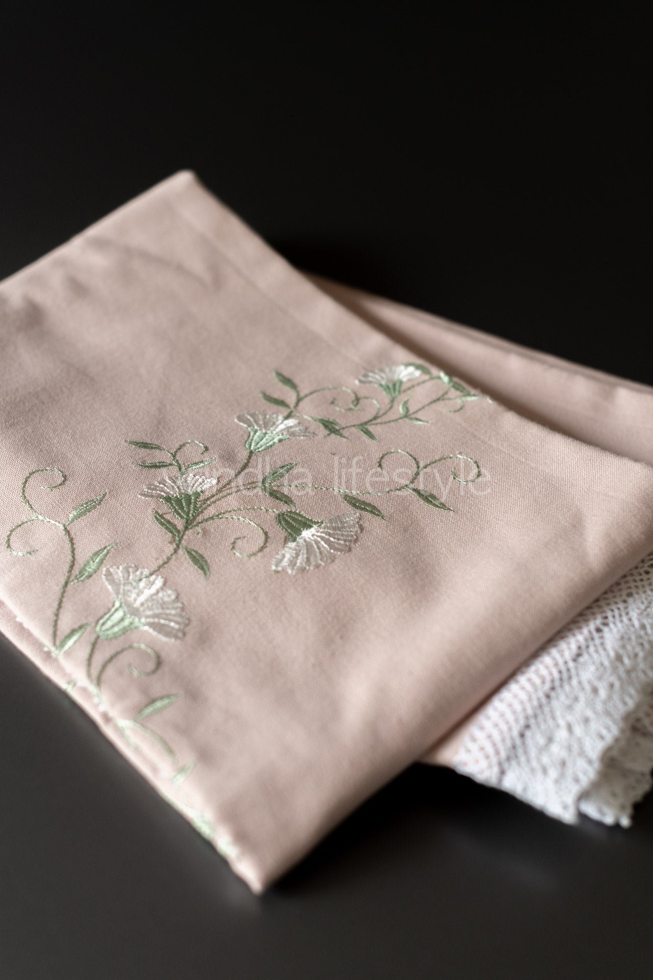 COTTON TABLE CLOTH with embroidery -4/6 seater