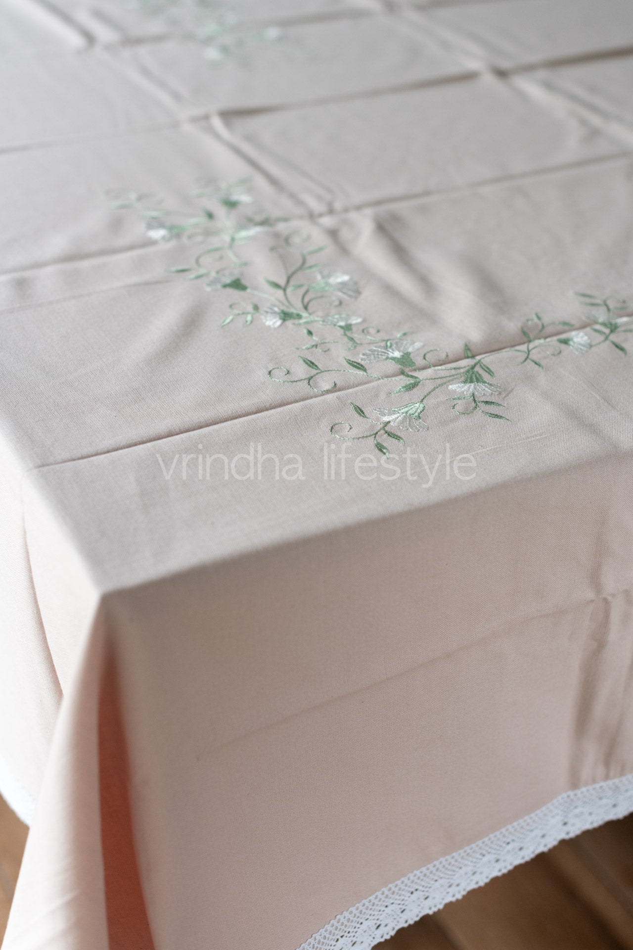 COTTON TABLE CLOTH with embroidery -4/6 seater