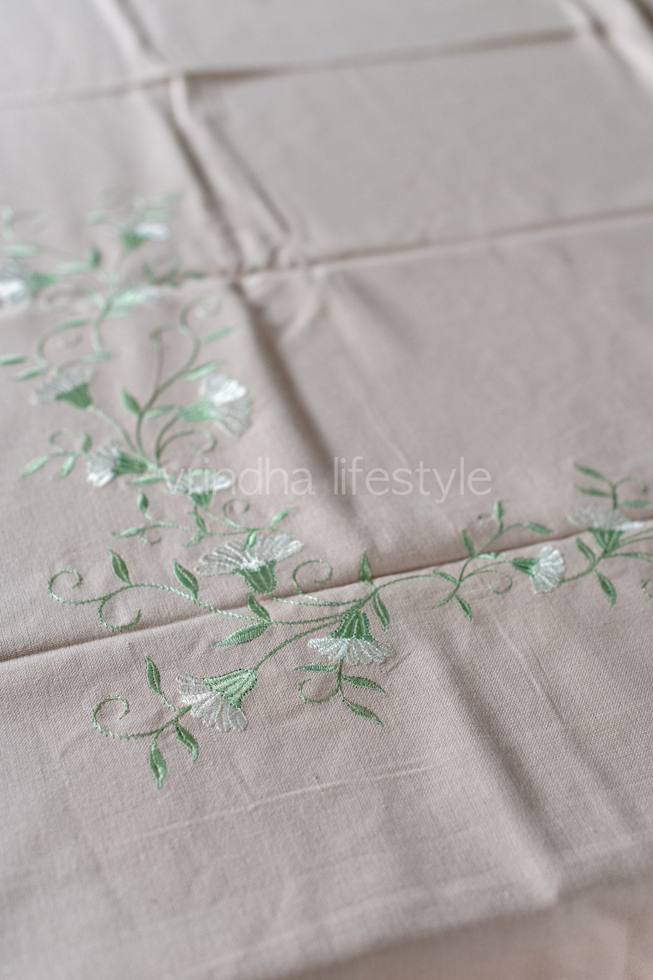 COTTON TABLE CLOTH with embroidery -4/6 seater