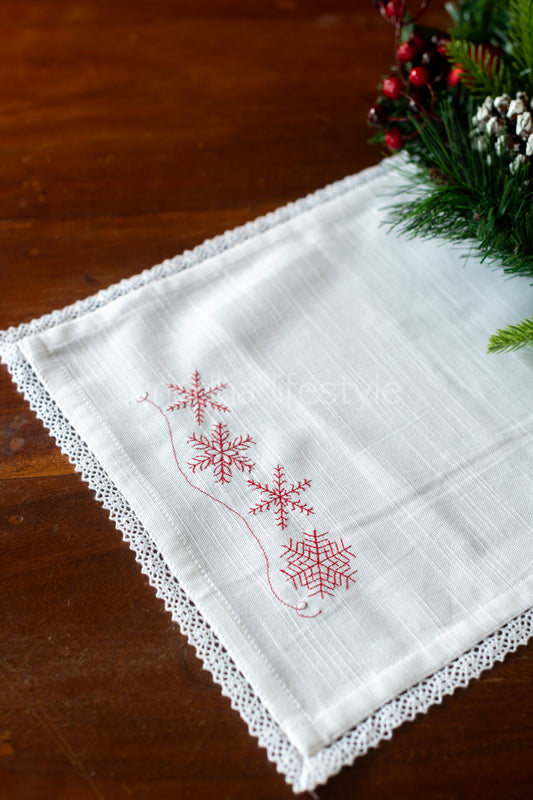 Cotton slub tray mat with embroidery and lace detailing