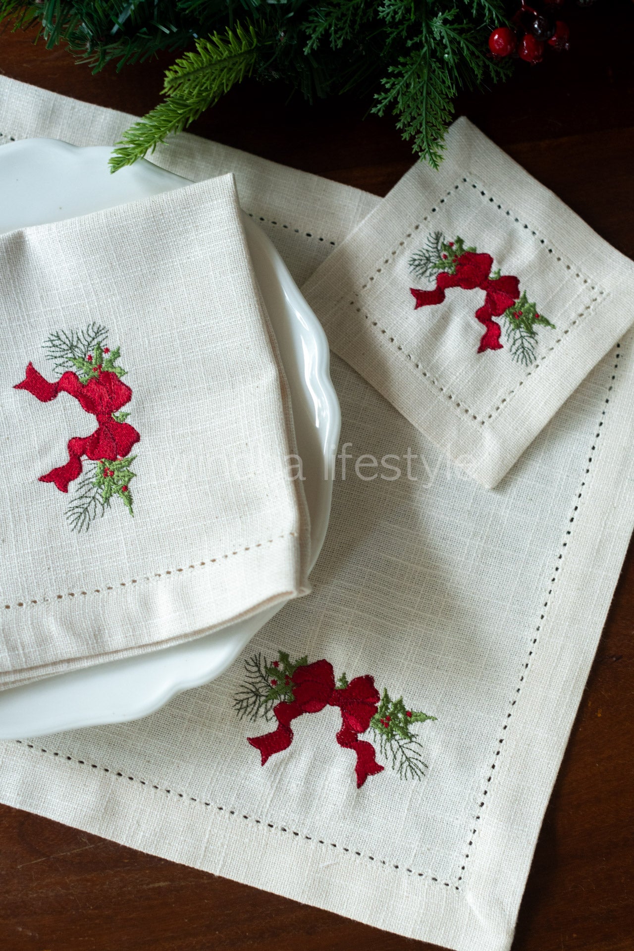 Cotton Embroidered place mat-Set of 2