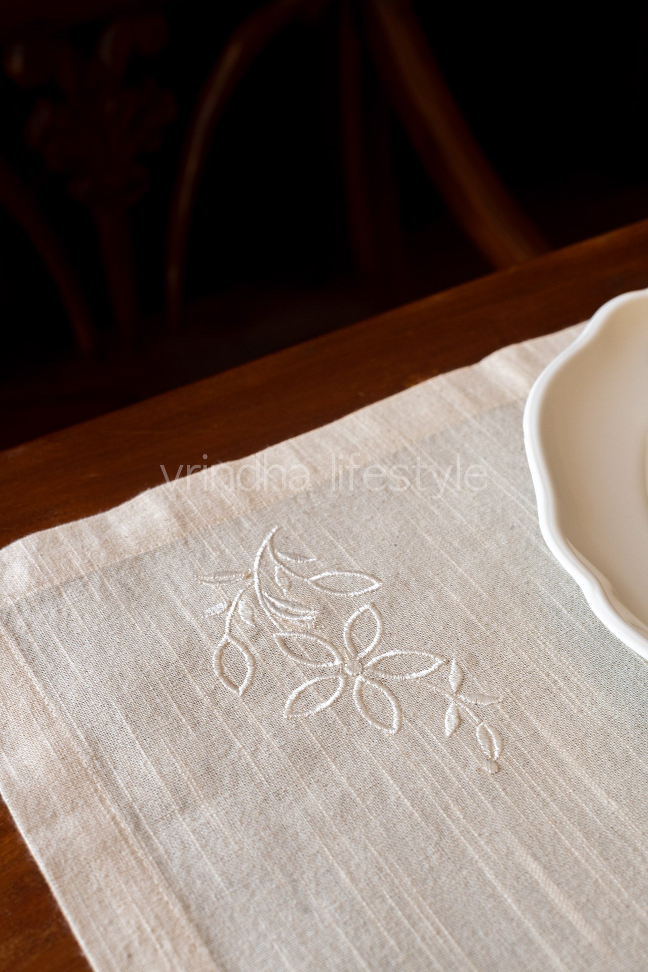 Embroidered place mat-set of 2