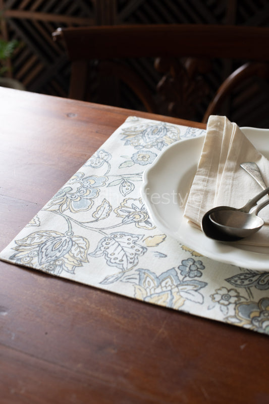 PRINTED PLACEMATS -Set of 6 placemats with 6 napkins