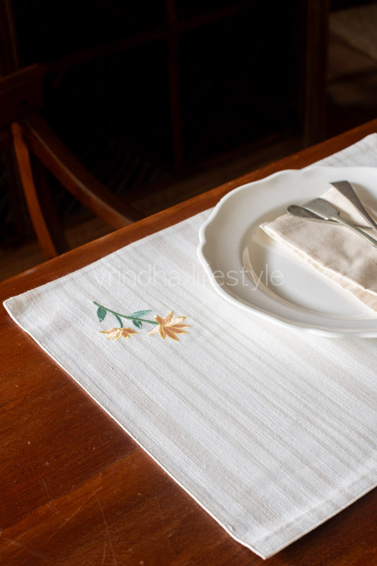 EMBROIDERED PLACEMATS -Set of 6 placemats