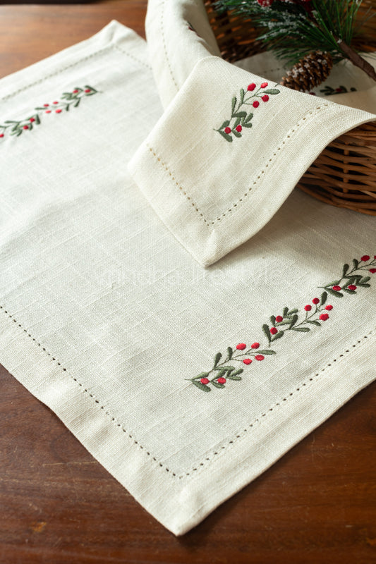 Embroidered place mat-Set of 2
