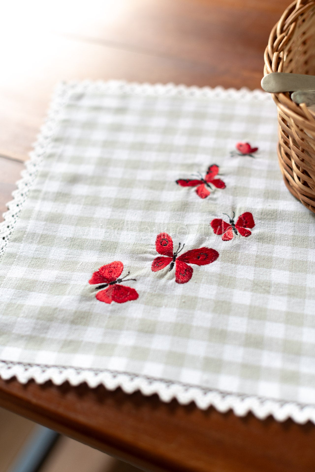 Cotton tray mat with embroidery and lace -customisable