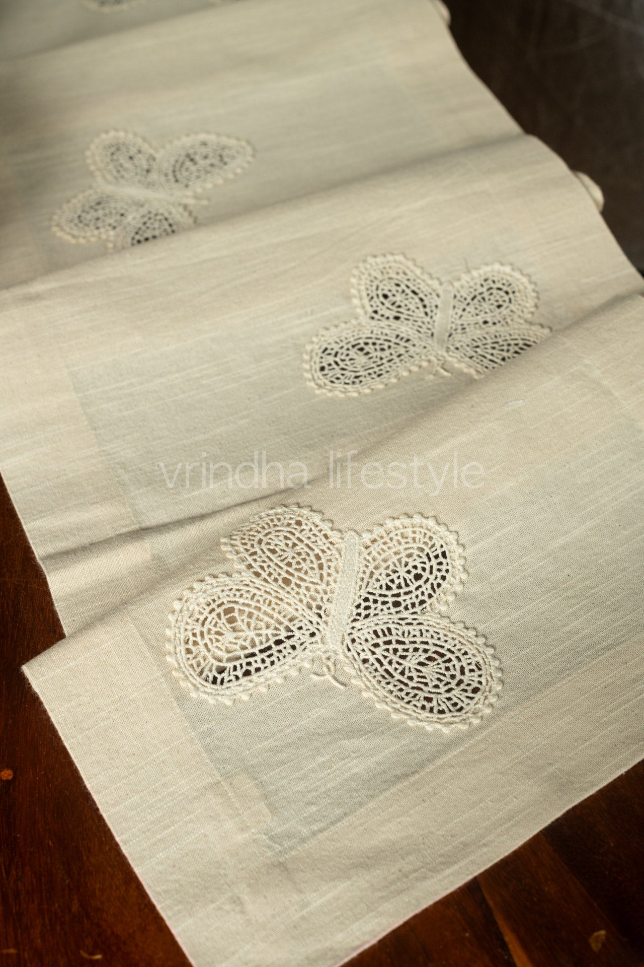 cotton table runner with lace detailing-14.5x56 - inches -4 seater