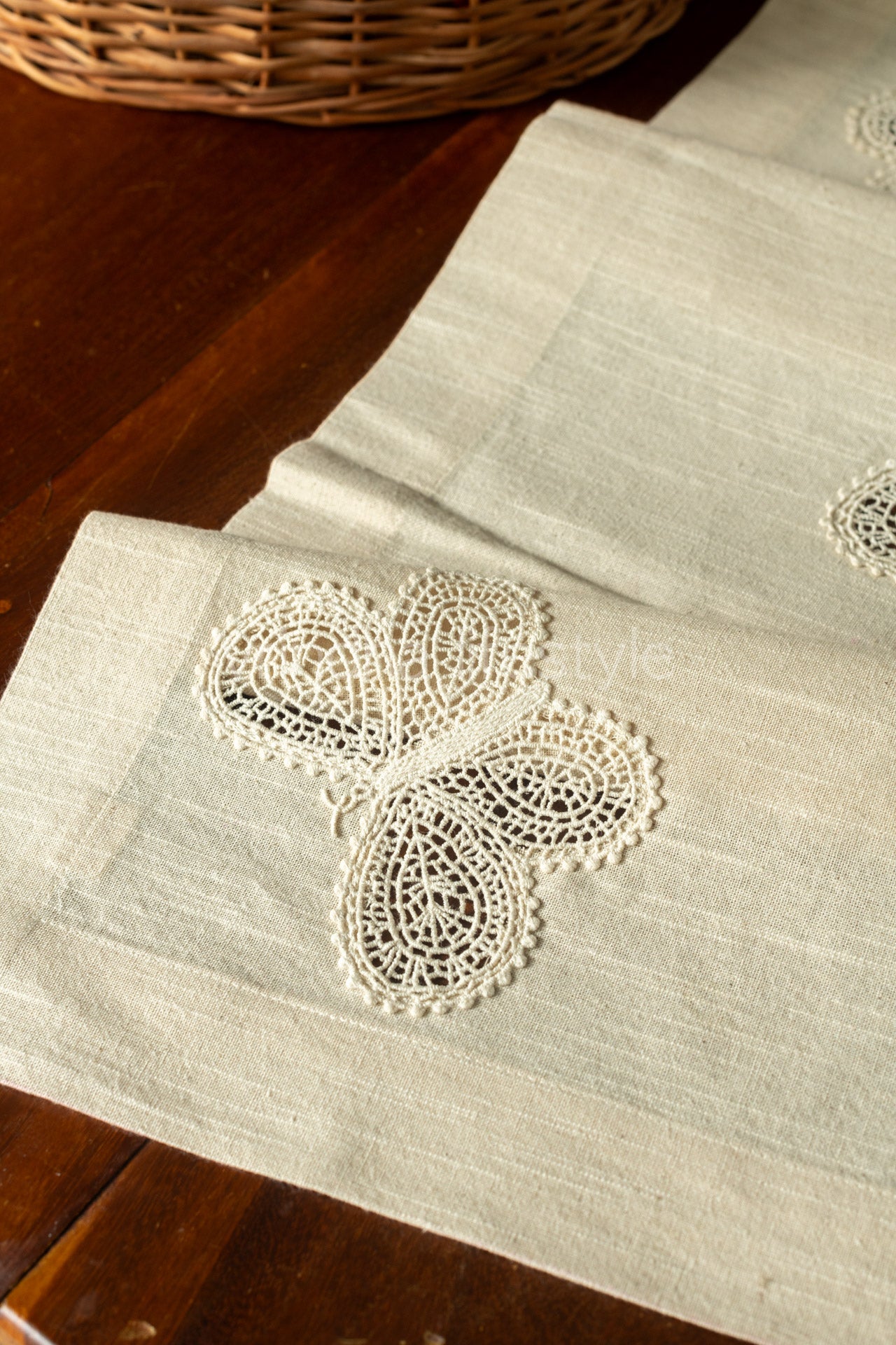 cotton table runner with lace detailing-14.5x56 - inches -4 seater