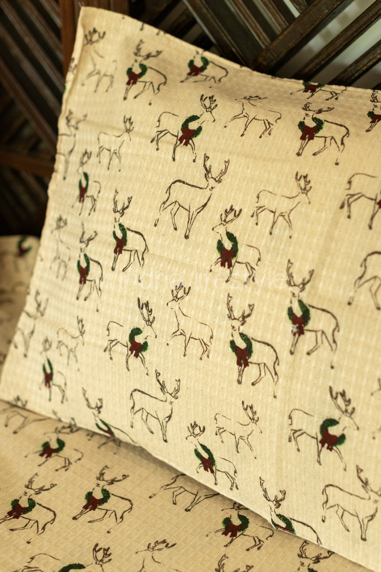 COTTON PRINTED BEDSHEET WITH PLAIN BORDER-queen size