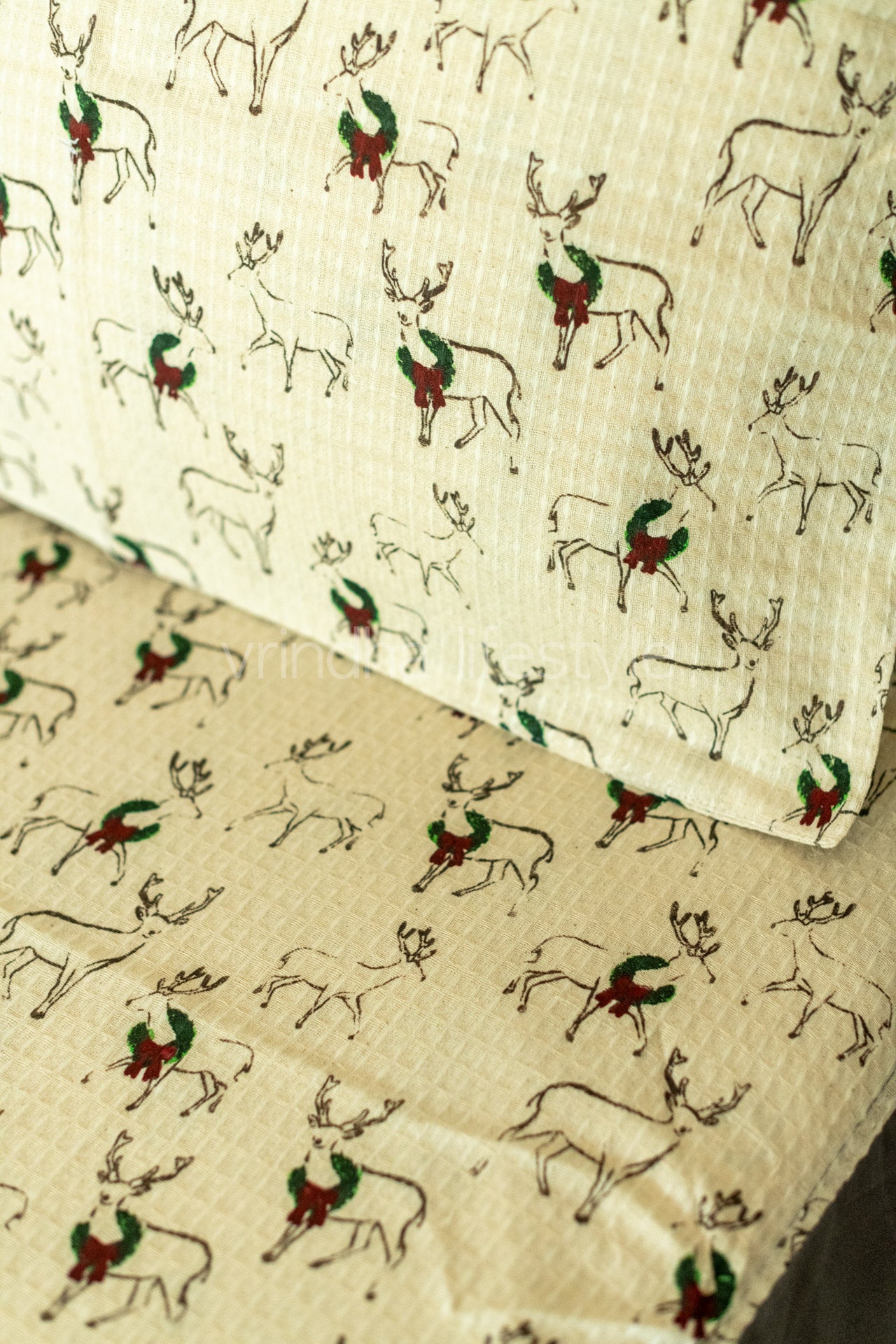 COTTON PRINTED BEDSHEET WITH PLAIN BORDER-queen size