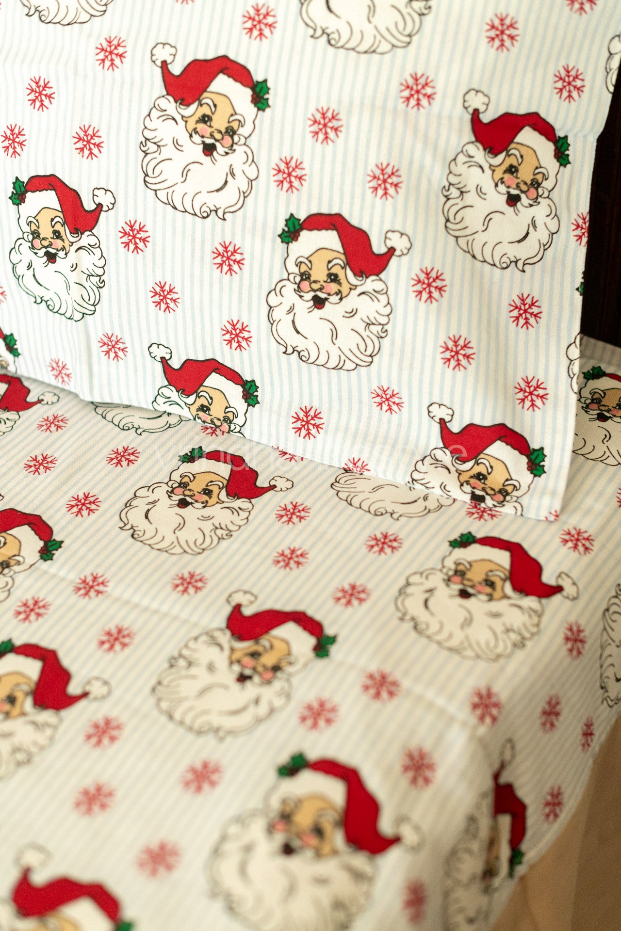 COTTON PRINTED BEDSHEET WITH PLAIN BORDER-queen size