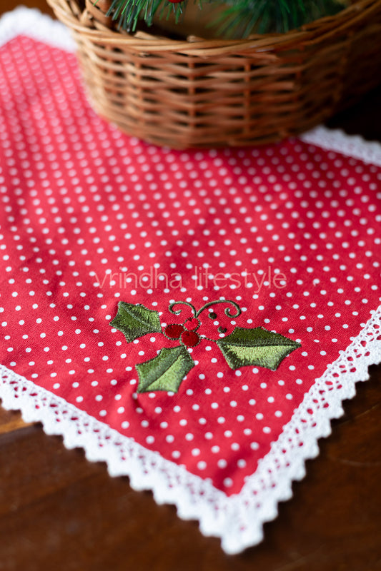 Cotton tray mat with embroidery and lace detailing