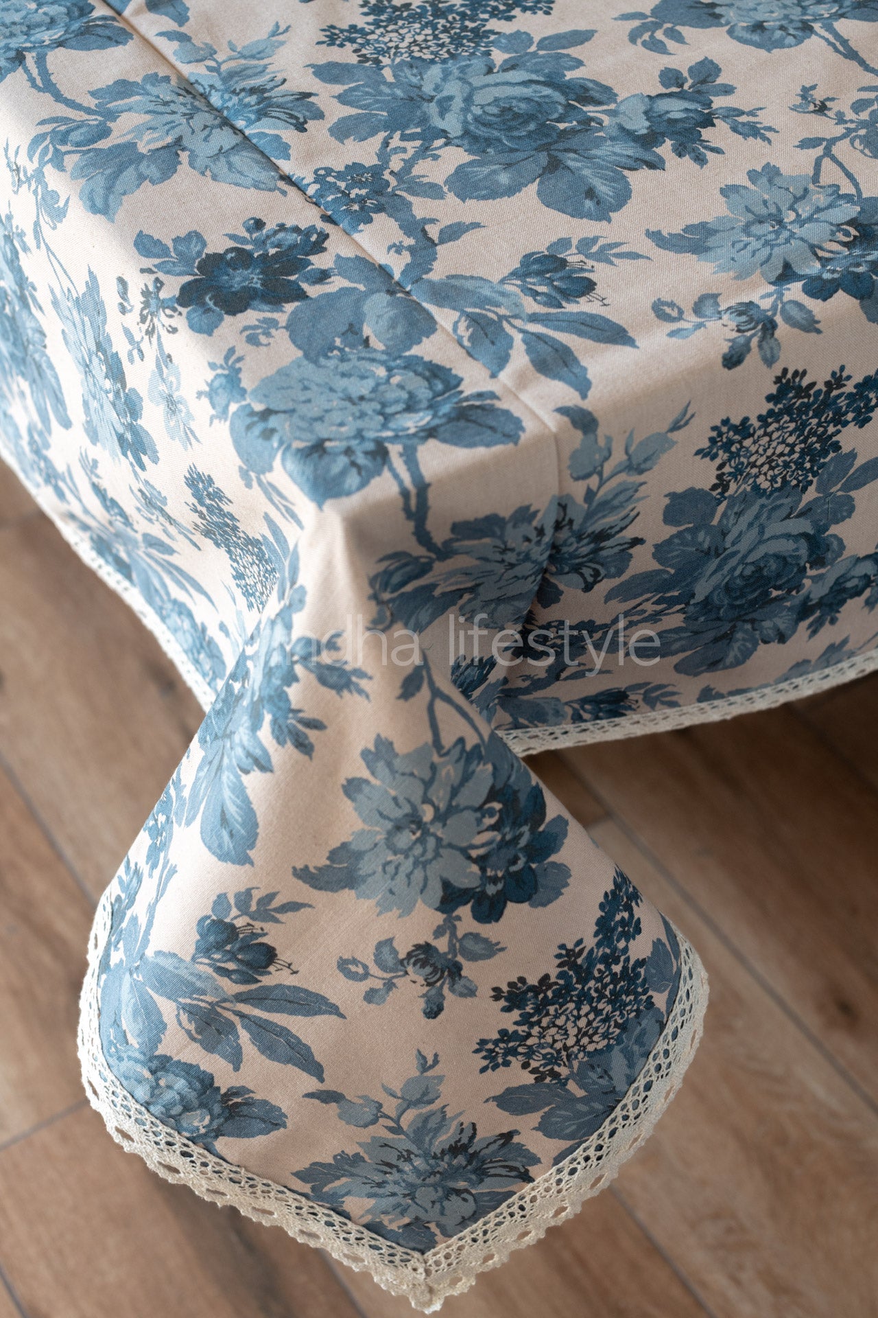 Printed table cloth-4/6 seater