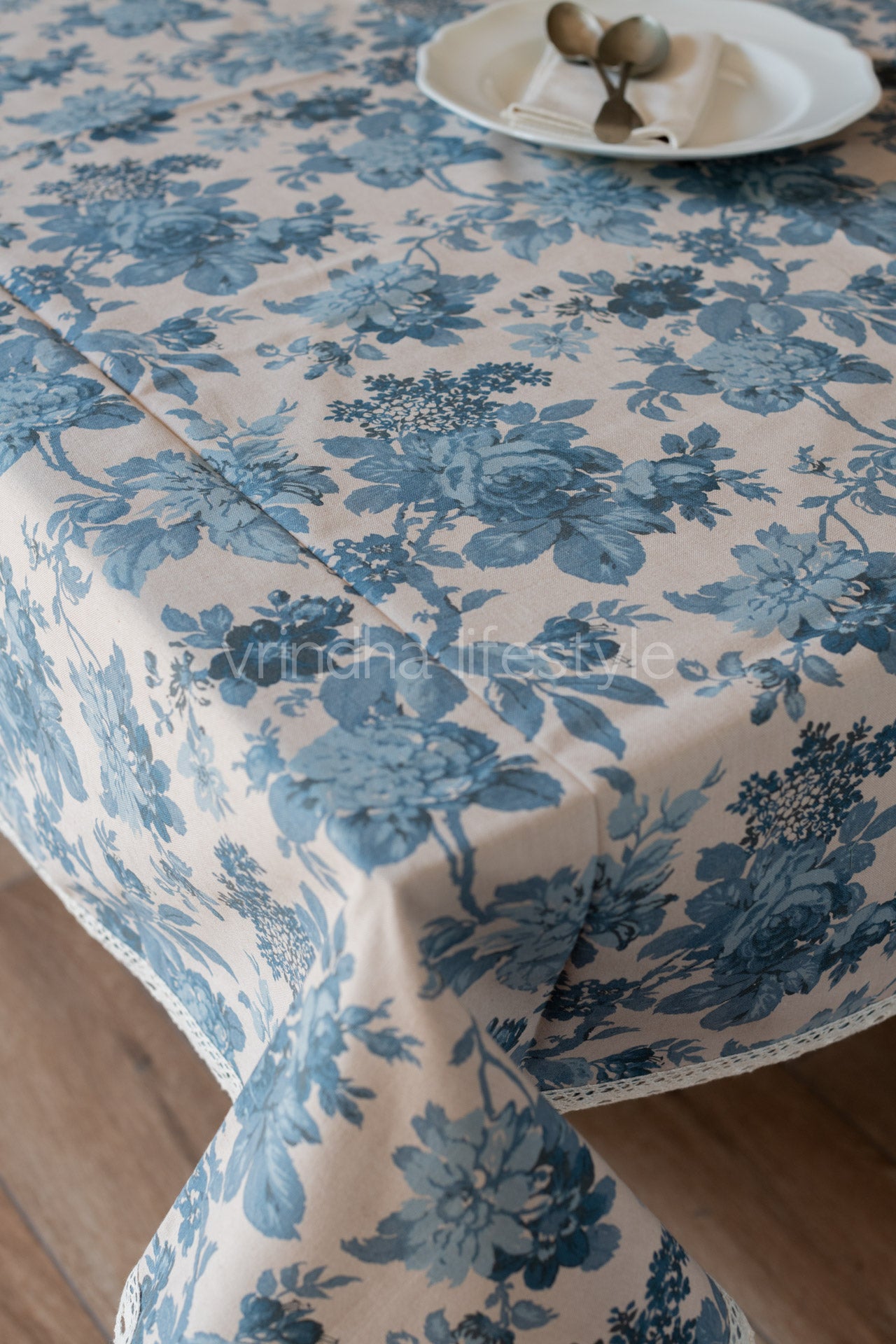 Printed table cloth-4/6 seater