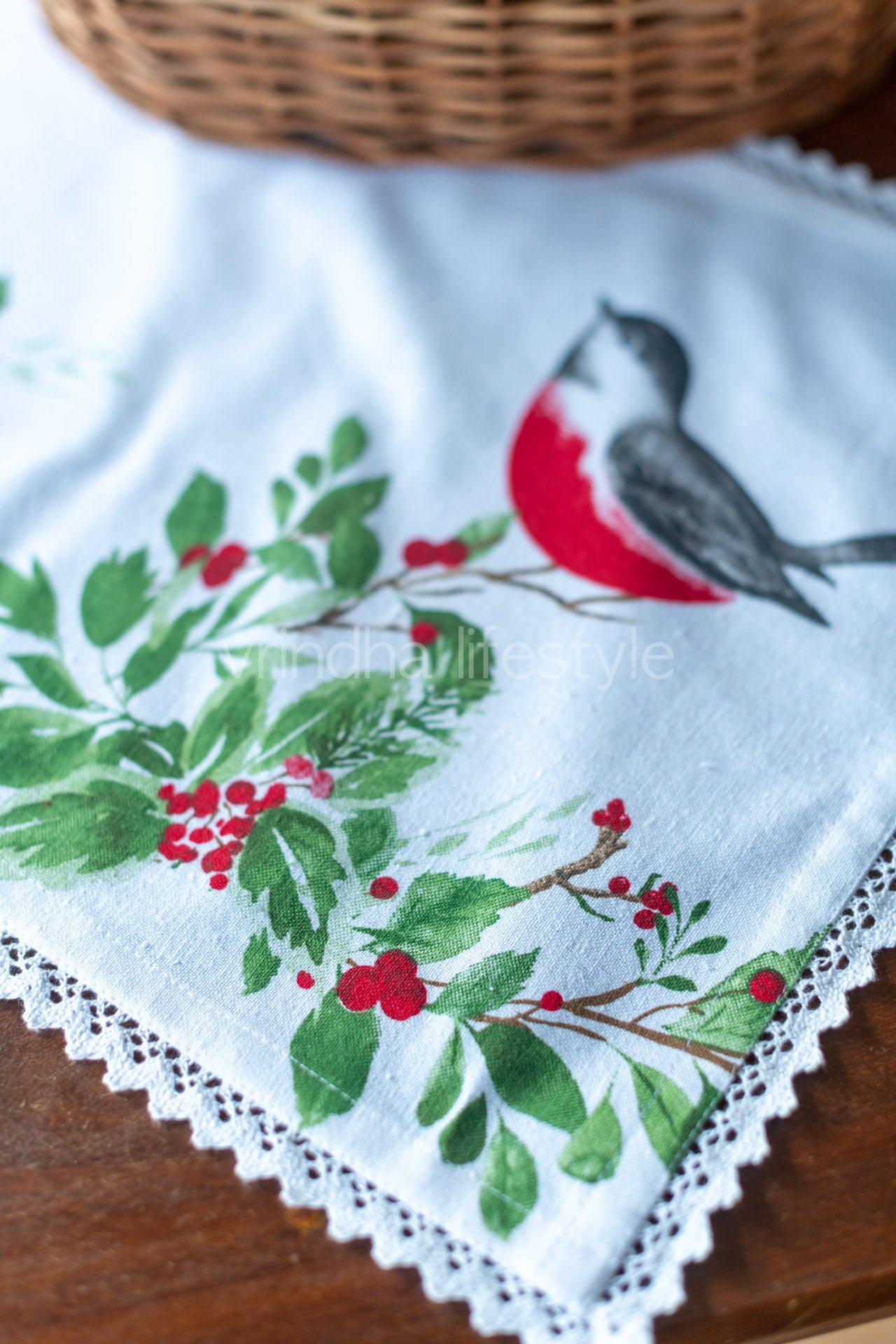Printed   tray mat with lace detailing