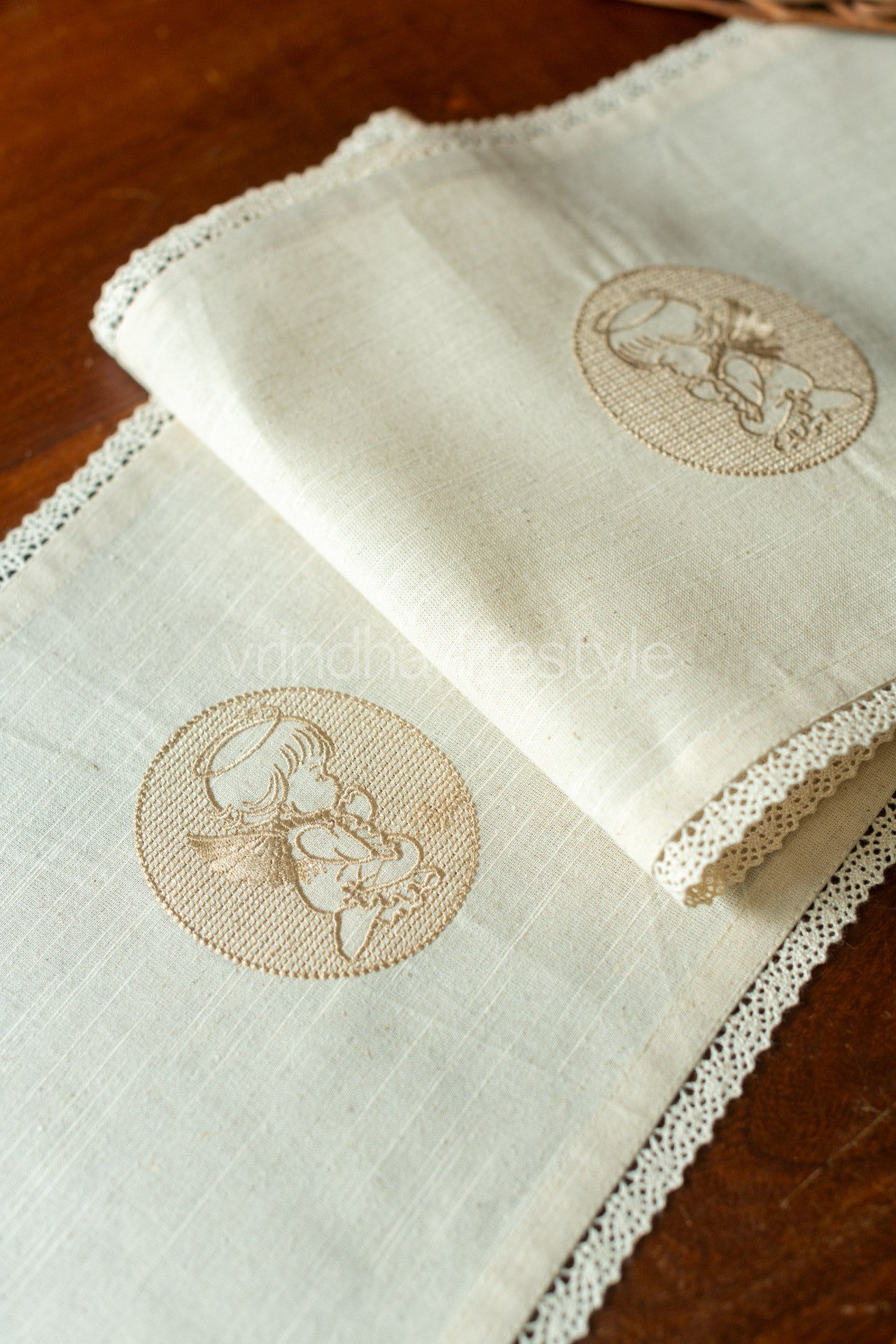 Cotton slub runner with embroidery and lace detailing - 11x50 inches