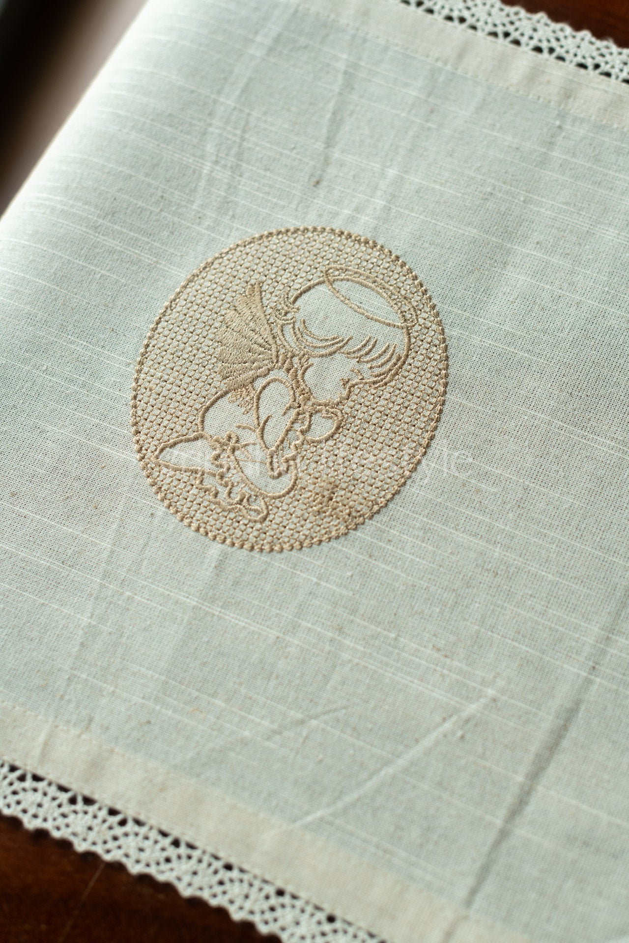 Cotton slub runner with embroidery and lace detailing - 11x50 inches