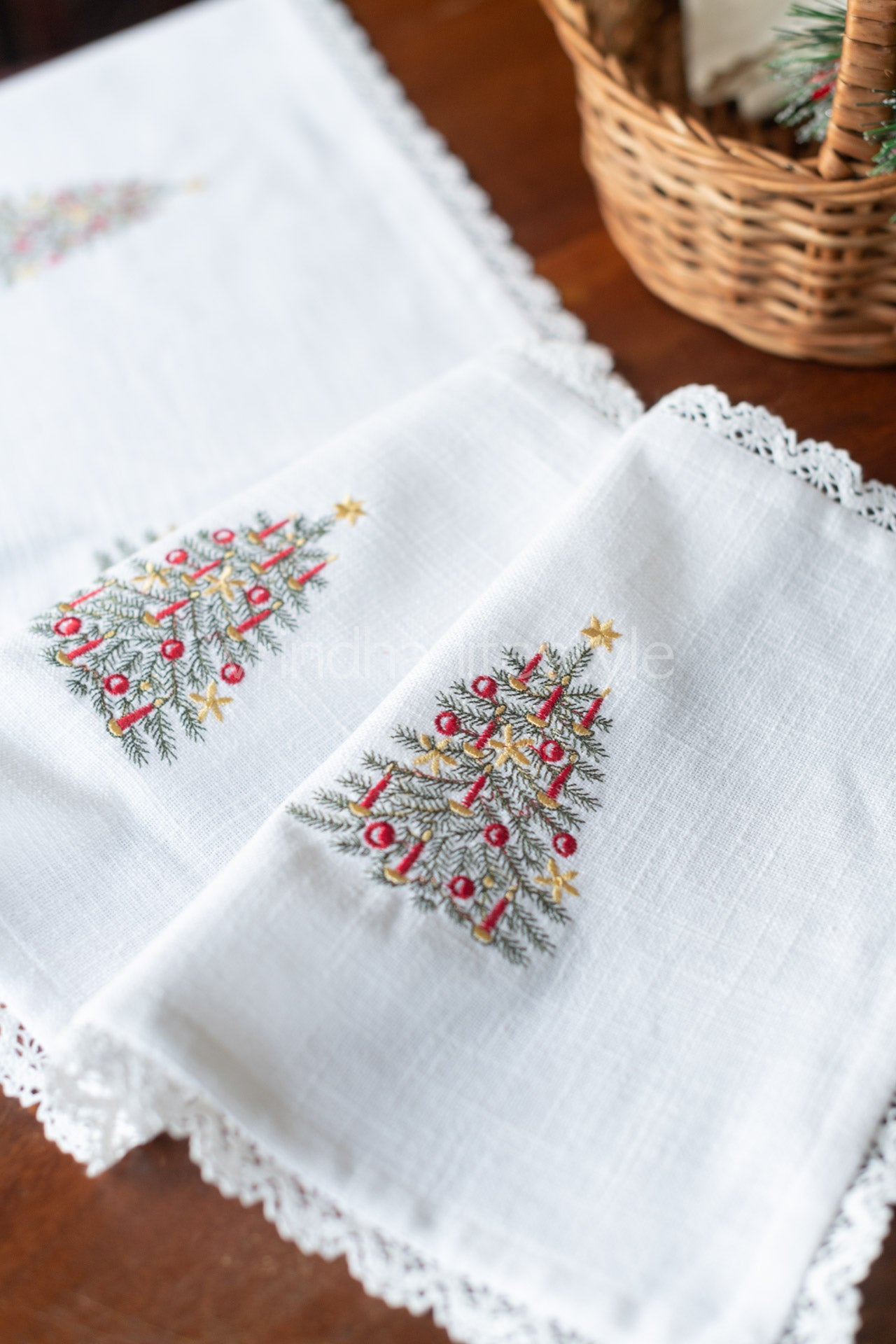 Cotton slub runner with embroidery and lace detailing - 11x50 inches