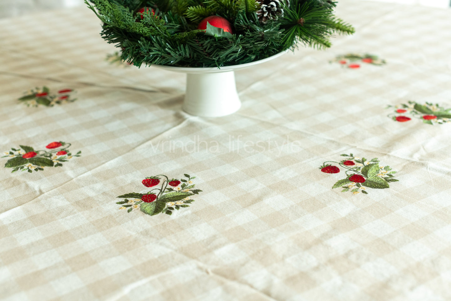 Round table cloth with embroidery -72 inches-4/6 seater