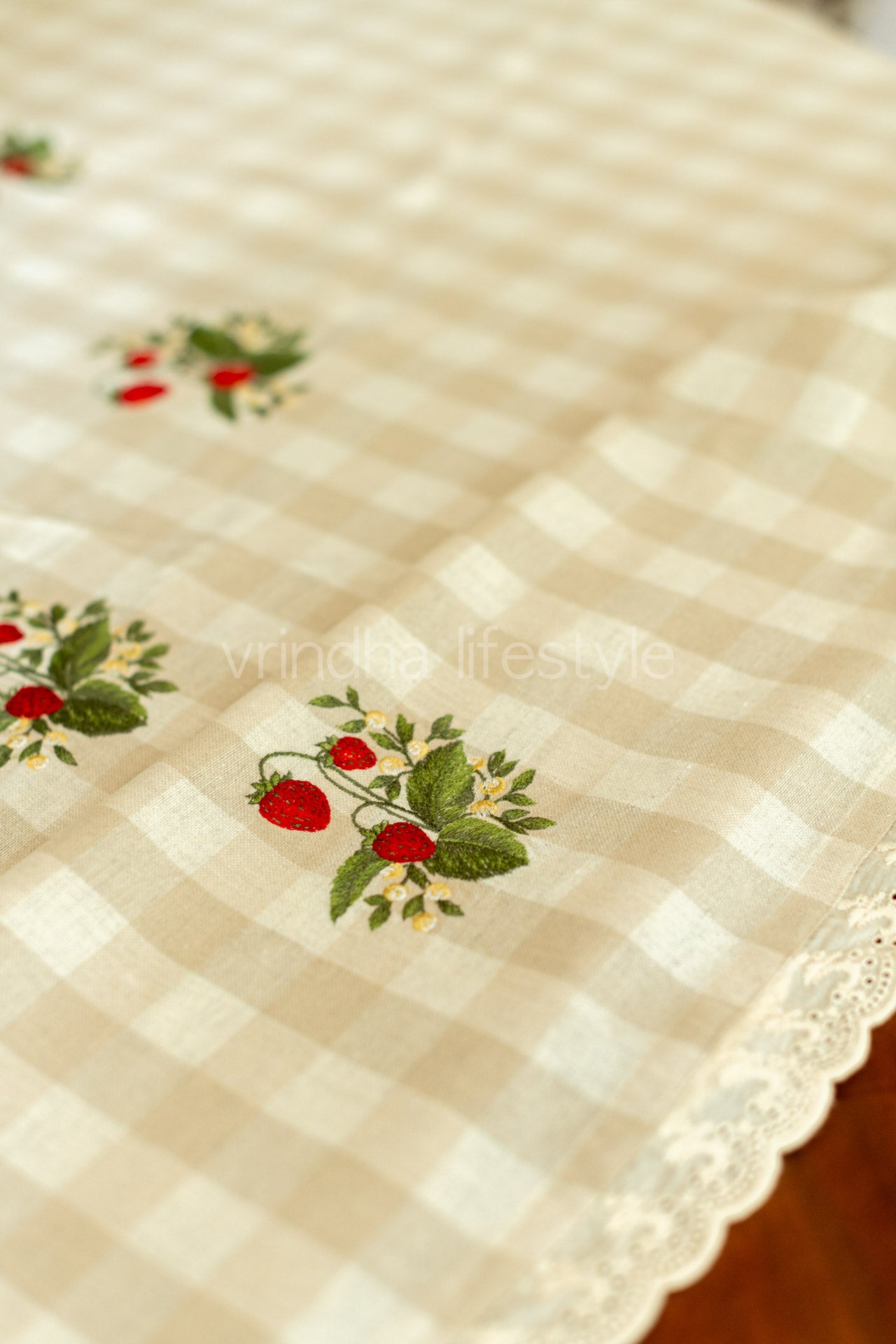 Round table cloth with embroidery -72 inches-4/6 seater