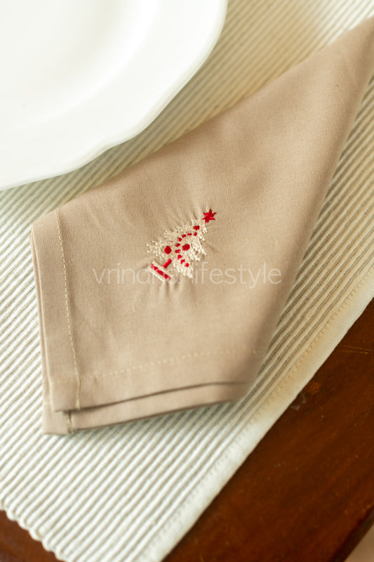 PLACEMATS AND NAPKINS-Set of 6 placemats and 6 embroidered napkins