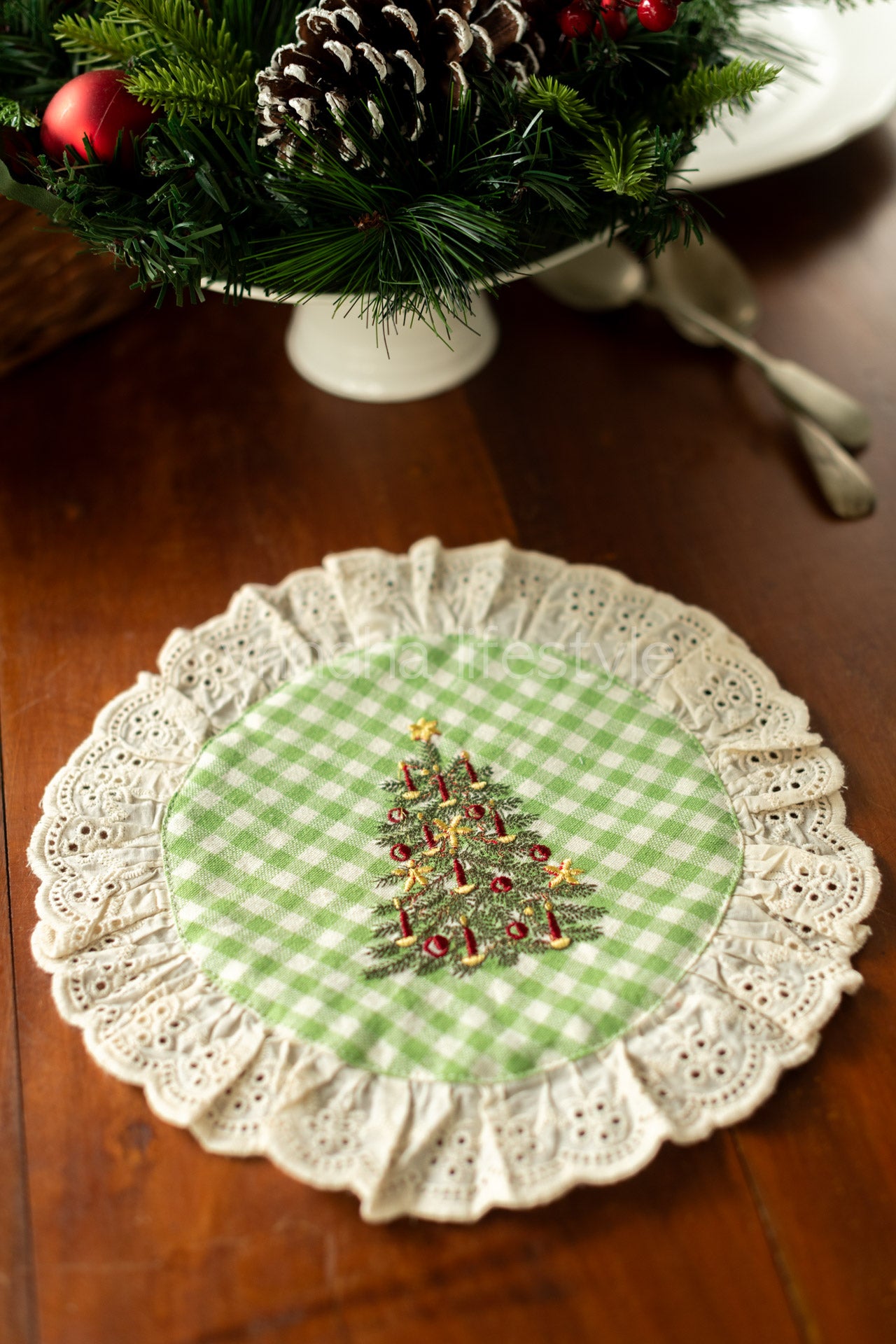 Round embroidered table mat with lace detailing ,10 inches-Single unit