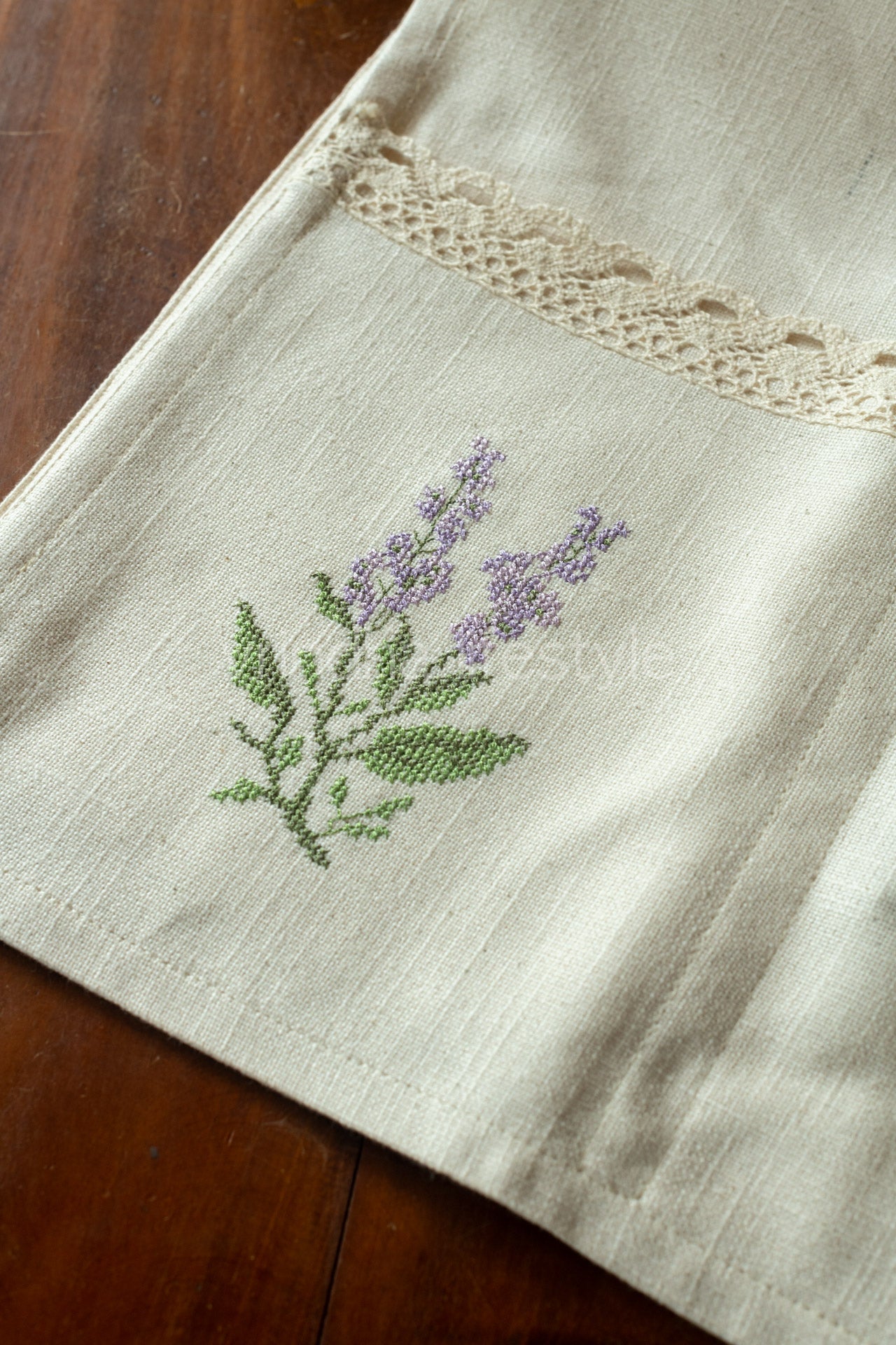 Fridge top cover-Cotton with embroidery and lace detailing