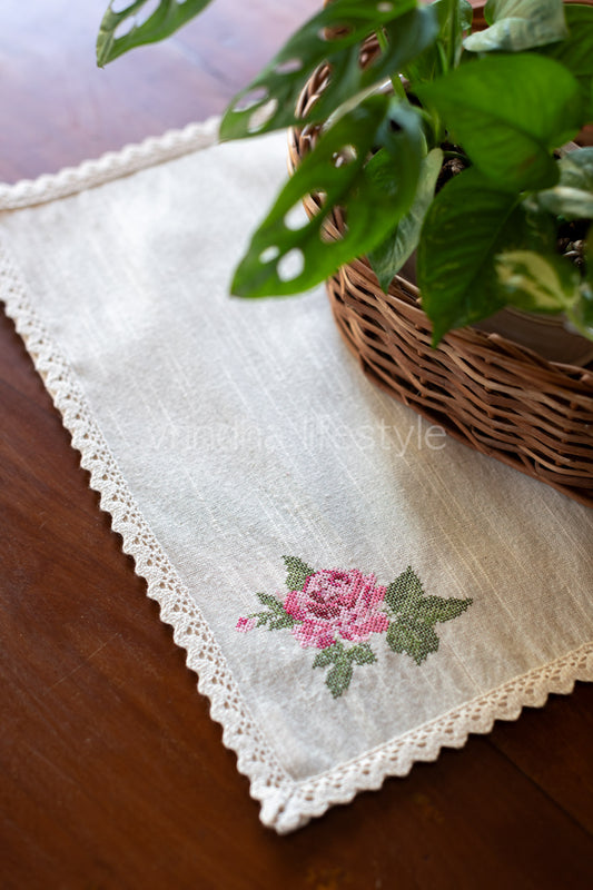 Cotton slub tray mat with floral embroidery and lace detailing