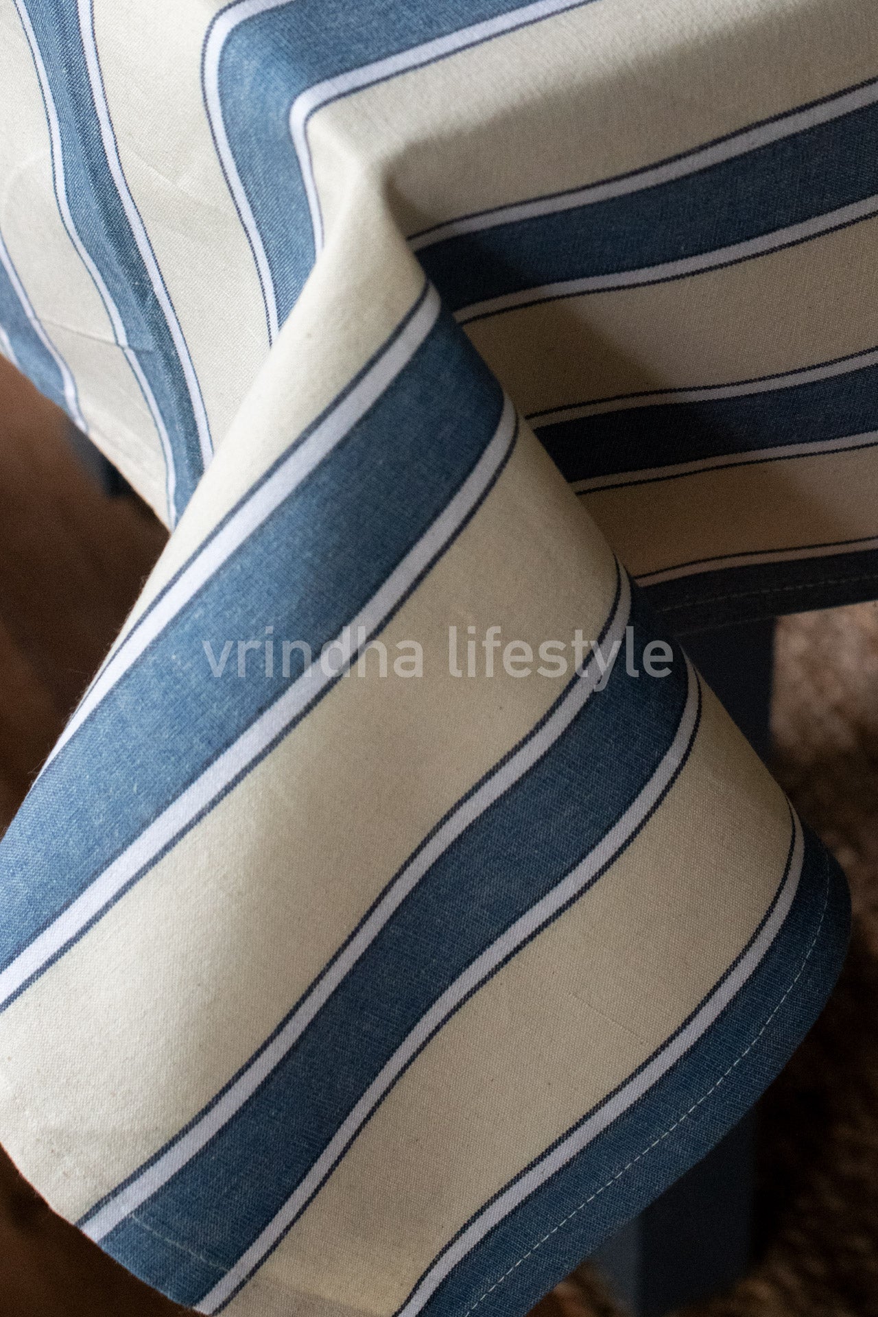 STRIPES COTTON TABLE CLOTH with tassels-4 seater