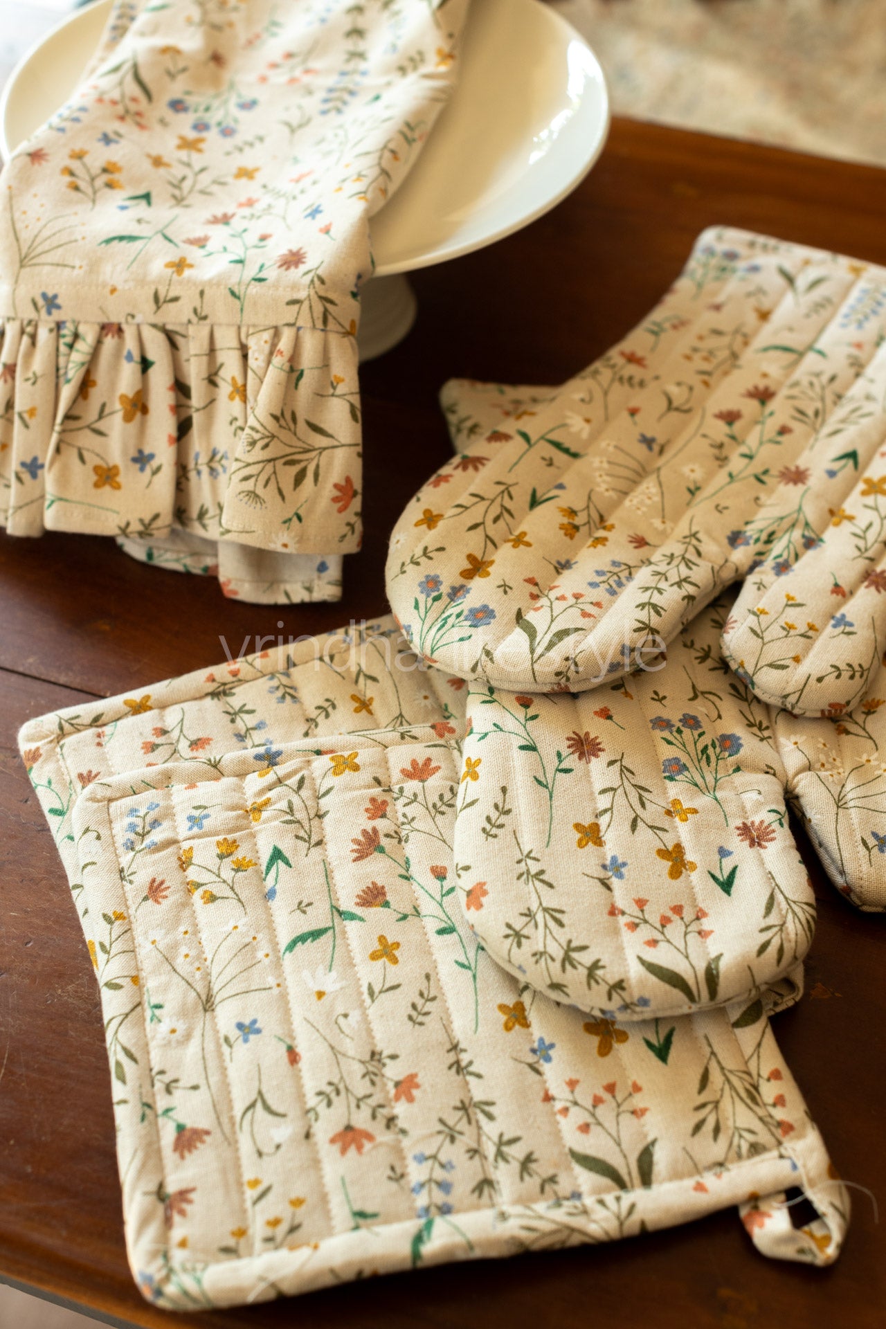 Oven gloves with pot holder-4 piece-gift set