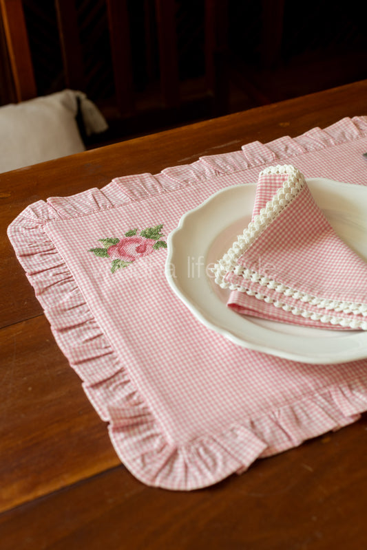 Placemat with embroidery and  frill-single unit