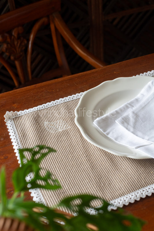 Cotton place mats with embroidery and lace detailing -Set of 6 placemats