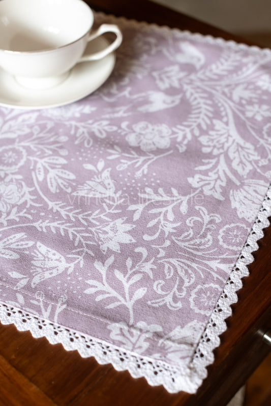 Cotton printed  tray mat with lace detailing
