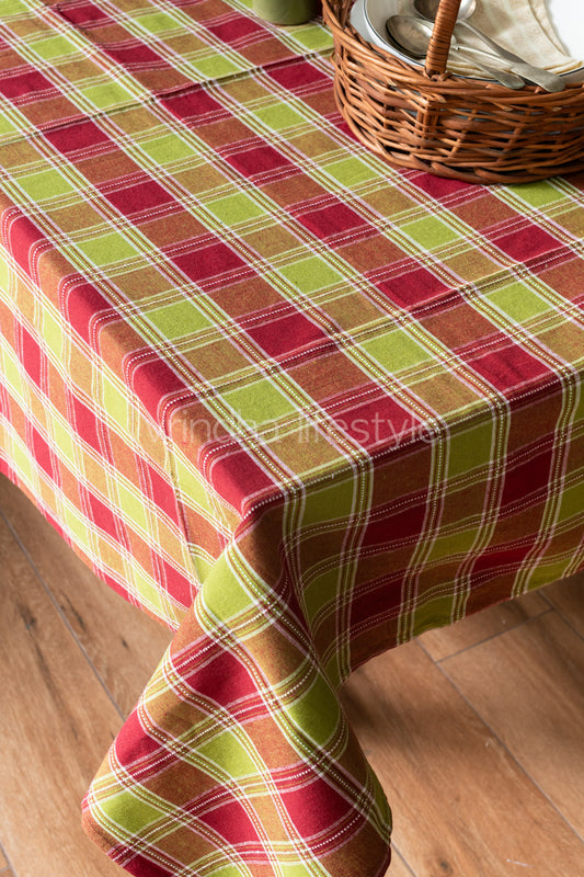 PLAID TABLE CLOTH-6 to 8 seater