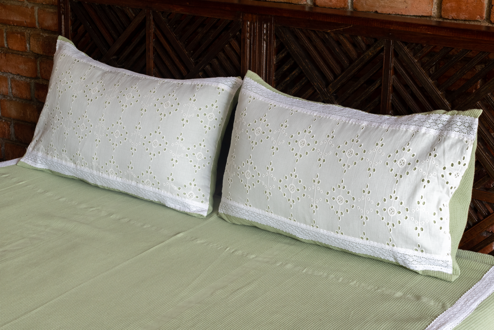 WAFFLE-HAKOBA BEDSHEET WITH LACE DETAILING-King size