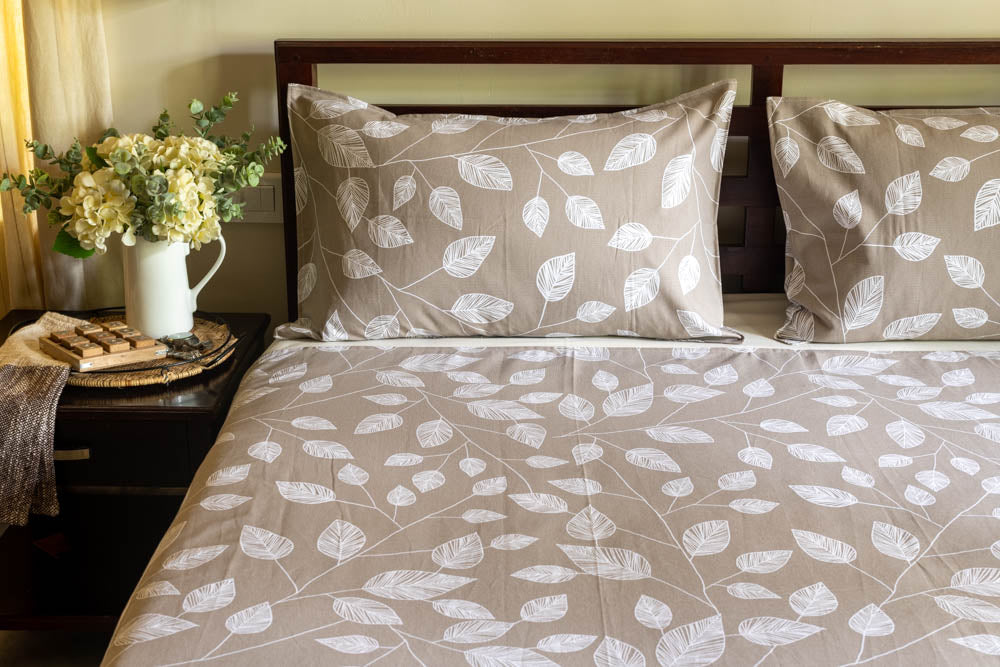 COTTON PRINTED BEDSHEET WITH PLAIN BORDER -King size