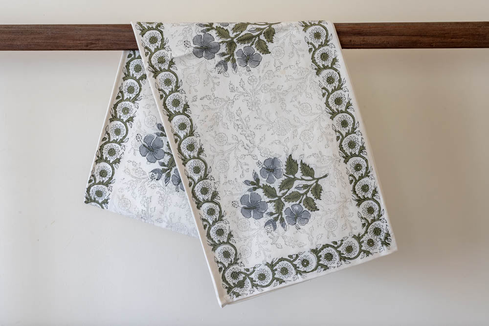 HANDBLOCK PRINTED TABLE RUNNER( 13 x 72 inches)