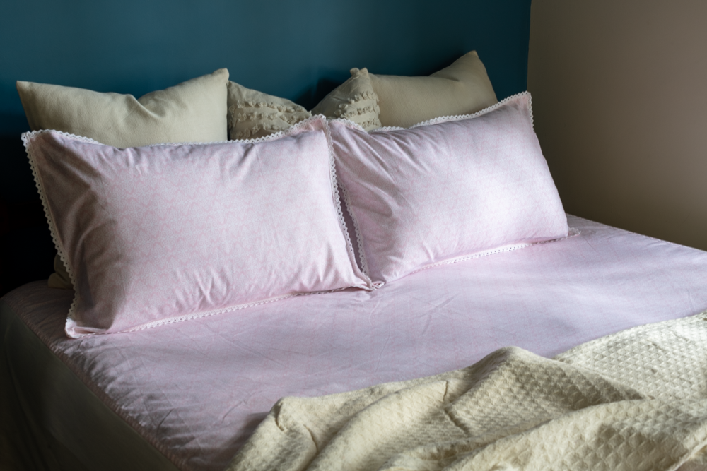 powder pink bed sheet in pure cotton