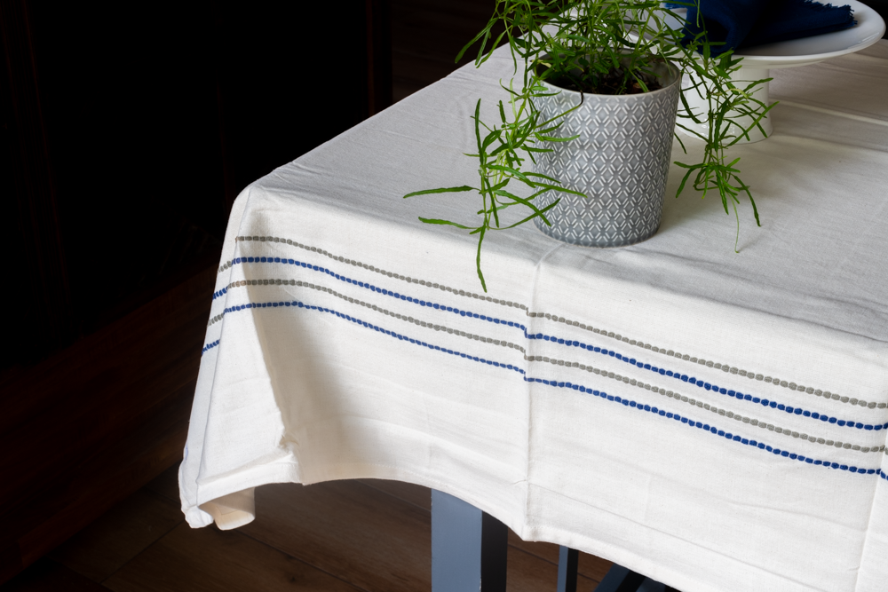 HANDLOOM COTTON TABLE CLOTH -8 seater